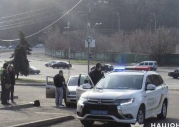 Нетверезий водій у столиці намагався дати хабаря поліцейським: чоловіку світить до 4 років тюрьми