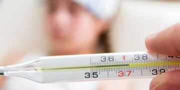 “Одна дитина прийшла до школи хвора, і починається, як вервечка”: яка ситуація з грипом у Львові