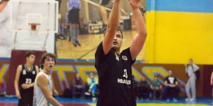 Перша ліга: Інваспорт та Суми завершили ігровий тиждень перемогами – Федерація баскетболу України