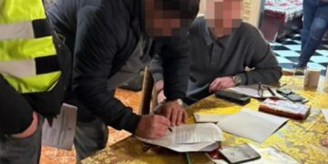 У Києві аферисти продавали квартири людей і виселяли їх на вулицю
