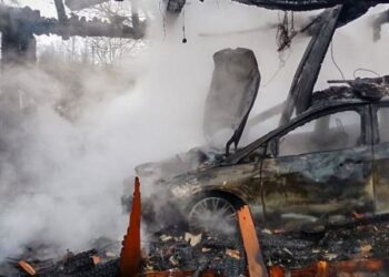 У Львівській області згоріли гараж та авто – RegioNews.ua