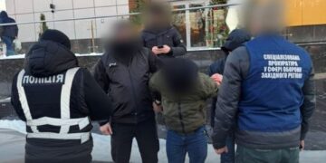 У Львові затримали чоловіка, який за 13 тисяч доларів організовував виїзд до Польщі