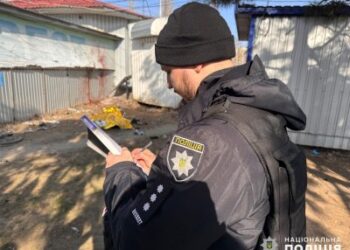 У Миколаєві поліцейські розслідують факт самогубства чоловіка у громадському місці » Миколаївський Оглядач