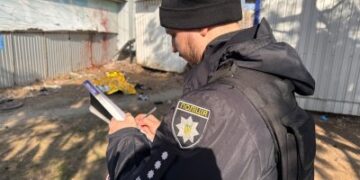 У Миколаєві поліцейські розслідують факт самогубства чоловіка у громадському місці » Миколаївський Оглядач