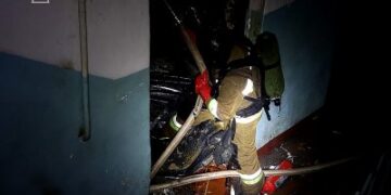 У Миколаєві вночі внаслідок падіння БпЛА та їх уламків виникла пожежа на об’єкті інфраструктури » Миколаївський Оглядач