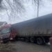 У Смілі водій вантажівки виїхав з дороги та в’їхав у паркан