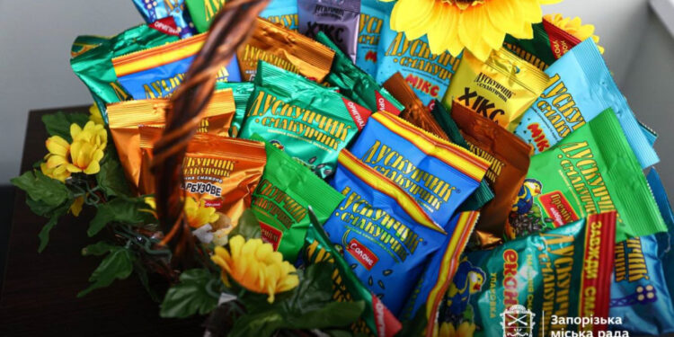 У Запоріжжі виробляють насіння Лускунчик-смакунчик – ТОВ ЛАКОМКА-2010 | Новости Запорожья