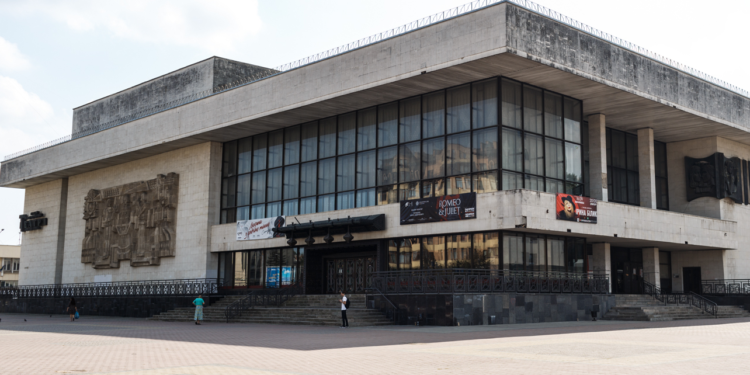 В Івано-Франківську охоронець драмтеатру з необережності вбив працівника закладу