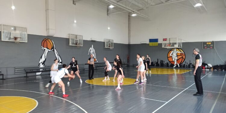 ВЮБЛ серед дівчат 2009 року: ДЮСШ-3-Багіра зазнала першої поразки в сезоні – Федерація баскетболу України