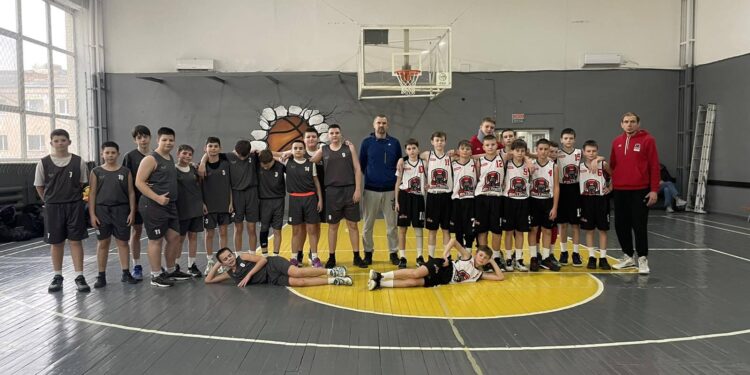 ВЮБЛ серед юнаків 2012 року: у Вінниці пройшли матчі за 9-16 місця – Федерація баскетболу України