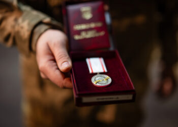 Запорізький медик сержант 23 ОМБ Ілля Кравченко отримав медаль За врятоване життя | Новости Запорожья