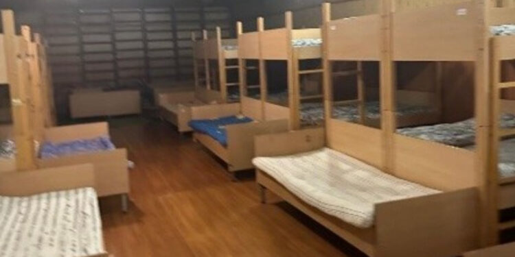 Зіпсовані продукти, переповнені кімнати і погана вентиляція в укритті: представники Омбудсмана відвідали Вишевицьку спецшколу на Житомирщині | Журнал Житомира