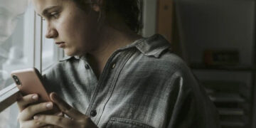 “Батьківська недбалість може призвести до непоправних втрат”: прикарпатцям розповіли, як росіяни вербують підлітків