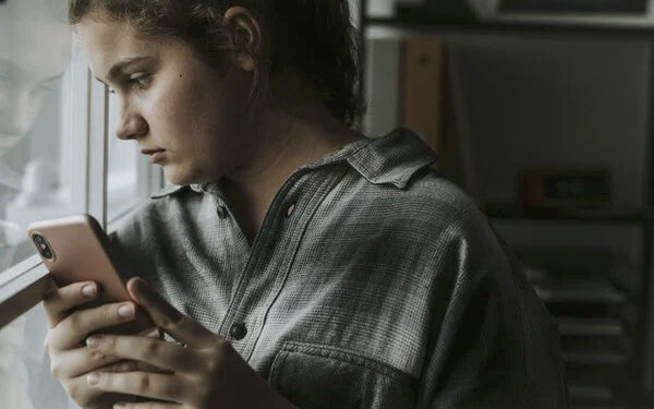 “Батьківська недбалість може призвести до непоправних втрат”: прикарпатцям розповіли, як росіяни вербують підлітків