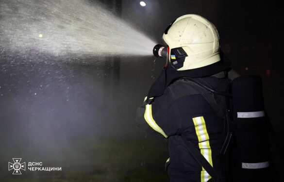 Черкаські рятувальники ліквідували наслідки ворожої атаки на одне із підприємств