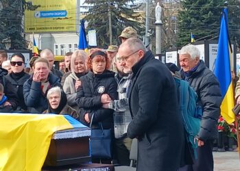 Директор одного з німецьких музеїв віддав останню шану під час прощання із воїном (ФОТО)