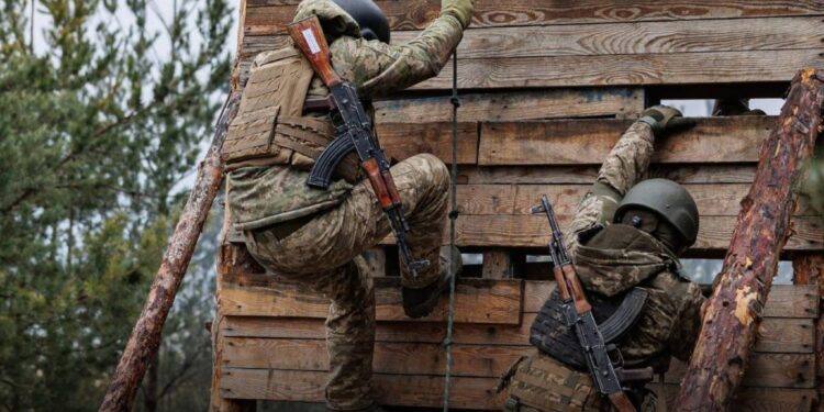 До трьох місяців підготовки: як відбувається навчання громадян за програмою «Контракт 18-24»
