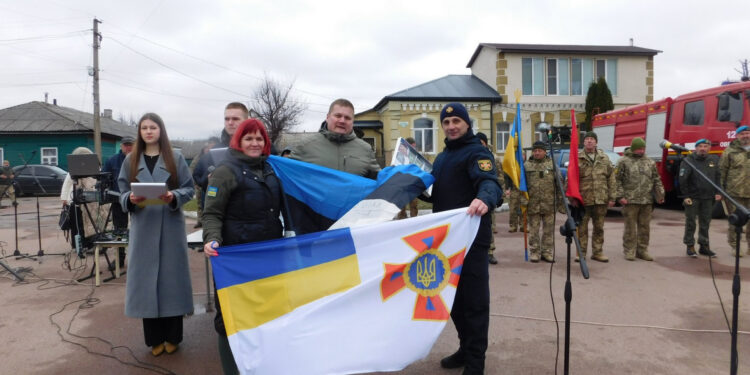 Естонські благодійники передали Овручу 12 автомобілів для ЗСУ та комунальників | Журнал Житомира
