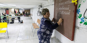 Гончаренко центр запустив першу в Україні щомісячну премію для вчителів Goncharenko Centre’s Teachers Award – як запорізьким освітянам взяти участь | Новости Запорожья