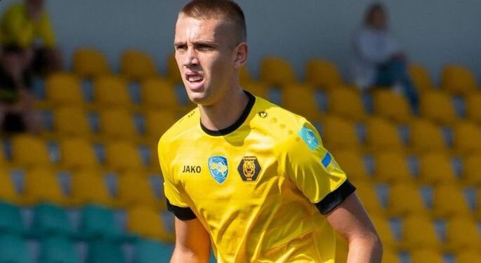 Клуб Другої ліги достроково розірвав контракт із хавбеком