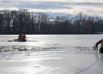 На Львівщині рибалка провалився під лід