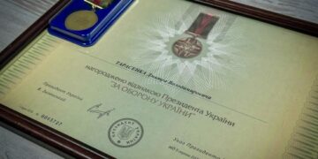 На Уманщині дружині полеглого воїна передали його нагороду