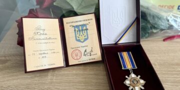 На Уманщині матері загиблого воїна вручили його орден