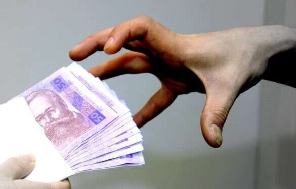 На Звенигородщині чоловік вирвав з рук гроші у літньої жінки, якій неодноразово допомагав