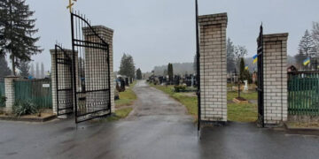 Наруга над могилами захисників на Житомирщині: 55-річному чоловікові загрожує до 8 років тюрми | Журнал Житомира