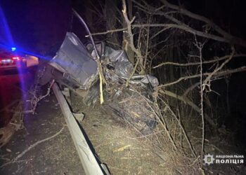 Наїхав на дорожнє огородження та покинув місце аварії, поліцейські встановили водія  — Новости Черкасс