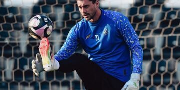 Неудачный трансфер Бущана. Кипер рискует остаться без зарплаты