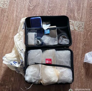 Приїхав до Миколаєва задля незаконного заробітку – поліцейські затримали чоловіка за підозрою у збуті психотропів » Миколаївський Оглядач