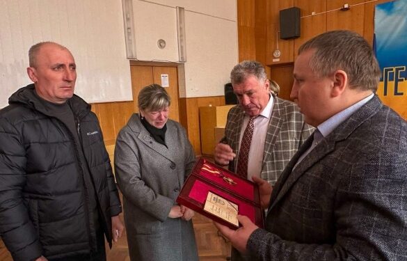 Родинам загиблих захисників із Монастирищенської громади вручили нагороди 