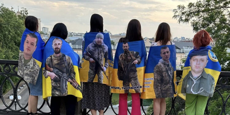 “Щоб Героїв вшановували та пам’ятали”: як в Івано-Франківську функціонує громадська організація “Дружини Янголів”