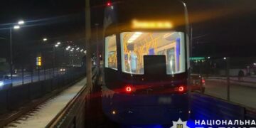 Смертельна ДТП у Києві: трамвай збив чоловіка