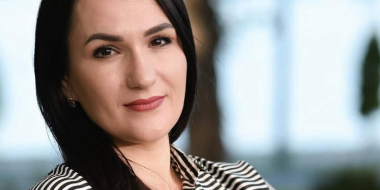 “Суспільство не сприймає, що ми можемо бути яскравими”: інтерв’ю з дружиною полеглого воїна та керівницею “Ветеран PRO” Любов’ю Василів