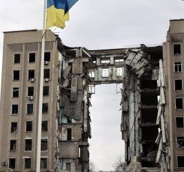 Три роки трагедії: у Миколаєві вшанували пам’ять загиблих від ракетного удару по будівлі ОВА » Миколаївський Оглядач