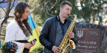 У центрі Сміли з’явився Янгол-охоронець у пам’ять загиблим Героям — Новини Черкащіни