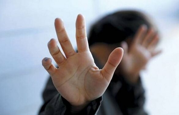 У Черкаському районі п’яний чоловік вдарив ножем свою неповнолітню співмешканку через ревнощі