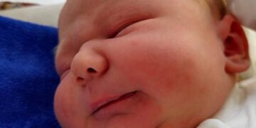 У Рівненському перинатальному жінка народила сина вагою більше 5 кг