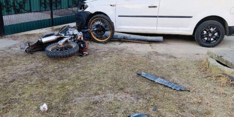 У Славуті внаслідок ДТП травмувався неповнолітній мотоцикліст та його пасажир —Хмельнитчина
