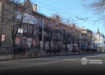 У Запоріжжі прибрали незаконну рекламу на проспекті Соборному – компанія з Києва проігнорувала вимогу прибрати конструкції  | Новости Запорожья