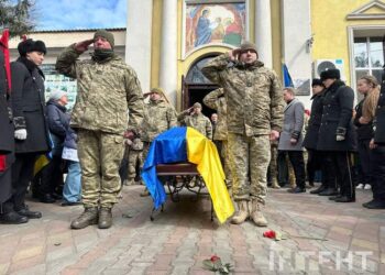 В Одесі попрощались із вбитим активістом Дем’яном Ганулом :: Інтент :: Суспільно-політичне видання:: Регіональна мережа якісної журналістики