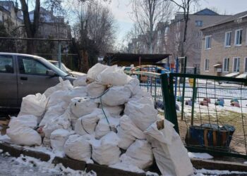 В олександрівському районі Запоріжжя накидали гору сміття – власника змусили її прибрати | Новости Запорожья