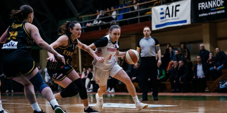 В жіночій Суперлізі пройде тур в Івано-Франківську: анонс матчів 21-23 березня – Федерація баскетболу України