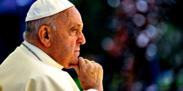 Ватикан: Стан Папи Римського стабільний, але йому доведеться заново вчитися говорити