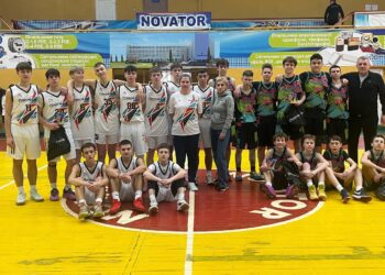 ВЮБЛ серед юнаків 2010 року: чернігівська ОКДЮСШ обіграла чемпіона і залишилась непереможною на третьому етапі – Федерація баскетболу України