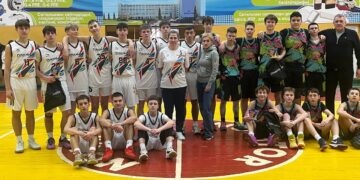 ВЮБЛ серед юнаків 2010 року: чернігівська ОКДЮСШ обіграла чемпіона і залишилась непереможною на третьому етапі – Федерація баскетболу України