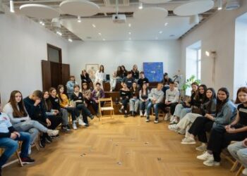 Волонтерство і підлітки: SavED і Українська Волонтерська Служба провели тренінг для школярів Миколаївщини » Миколаївський Оглядач