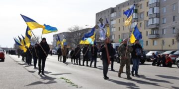 Загинув на полі бою: у Чорнобаї провели в останню путь захисника